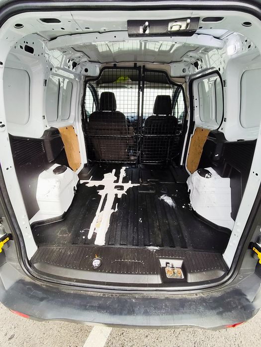 Ford Transit Courier (COM IVA DEDUTÍVEL)