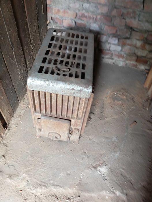 Kominek Piecyk żeliwny koza mały