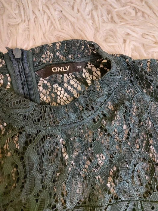 Bluzka koronkowa w kolorze butelkowym rozmiar 38