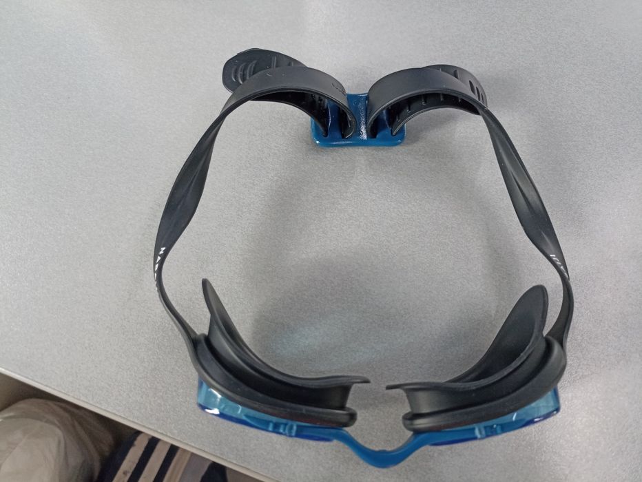 Окуляри для плавання