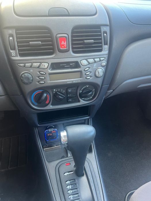 Nissan almera (gasolina)