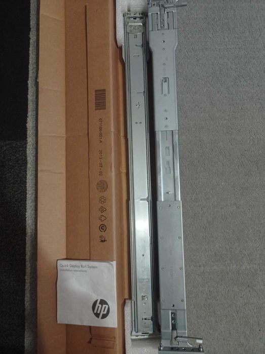 Szyny/prowadnice do serwerowni Quick Deploy Rail System