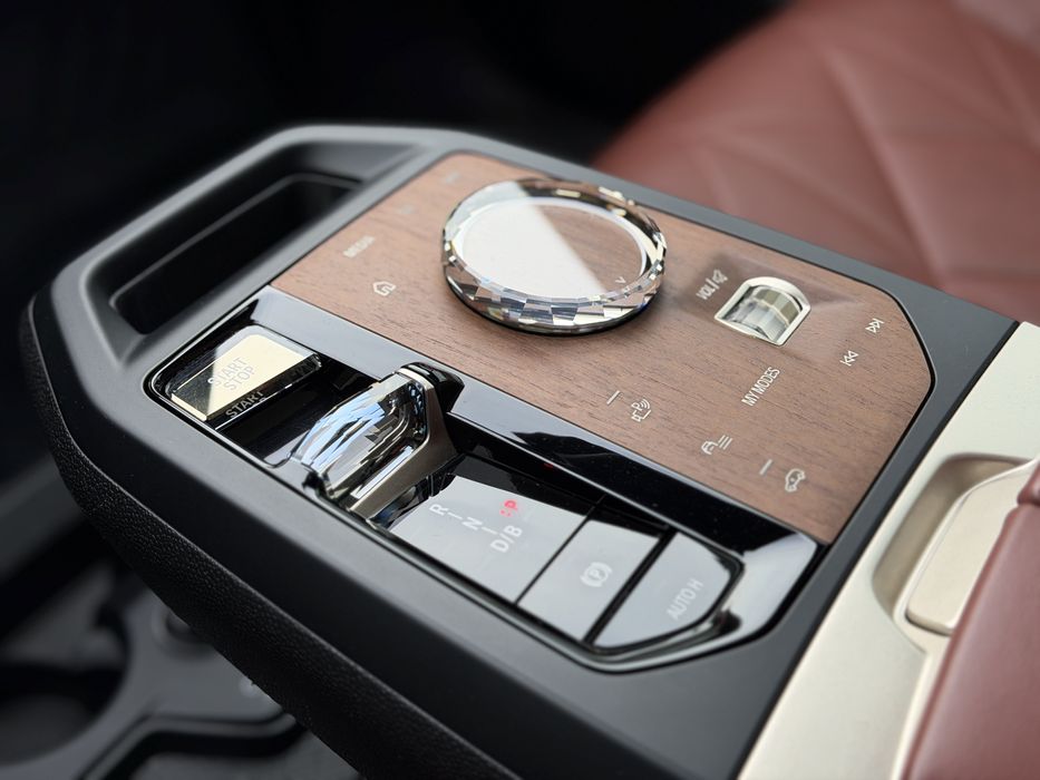 BMW iX XDrive50 2022 рік