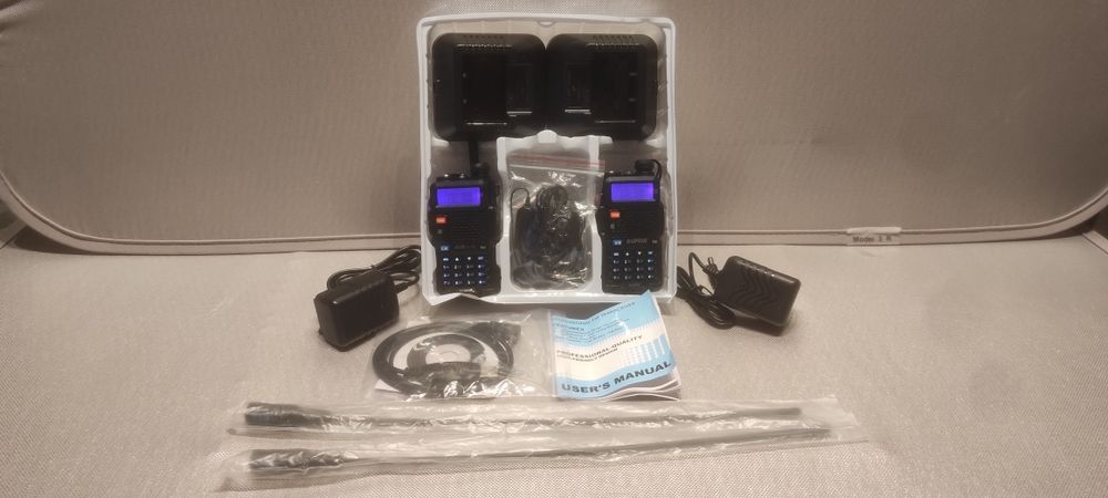 Par de  Walkie-Talkie  Baofeng UV-5R 8W
