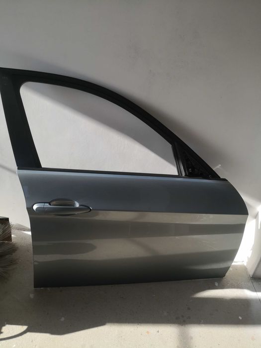 drzwi prawe przód BMW E90 SREBRNE