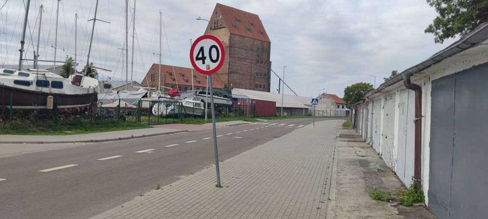 Rezerwacja Garaż murowany Marina Kamień Pomorski własność na łódź kabinowa jacht spacerowy skuter wodny kajak auto elektryczne prąd - Widok 3