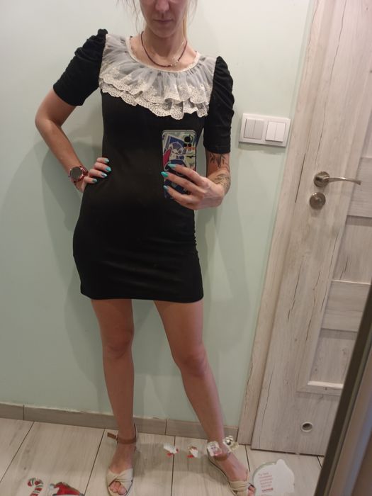 Sukienka z kołnierzem koronkowym rozm. S