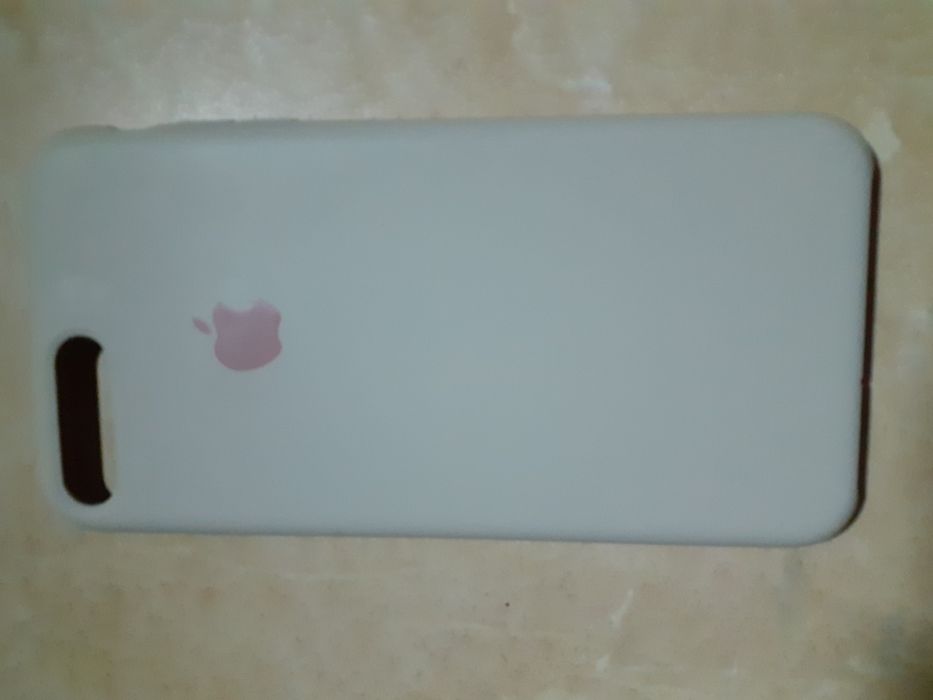 Продам чехол на iPhone 7+