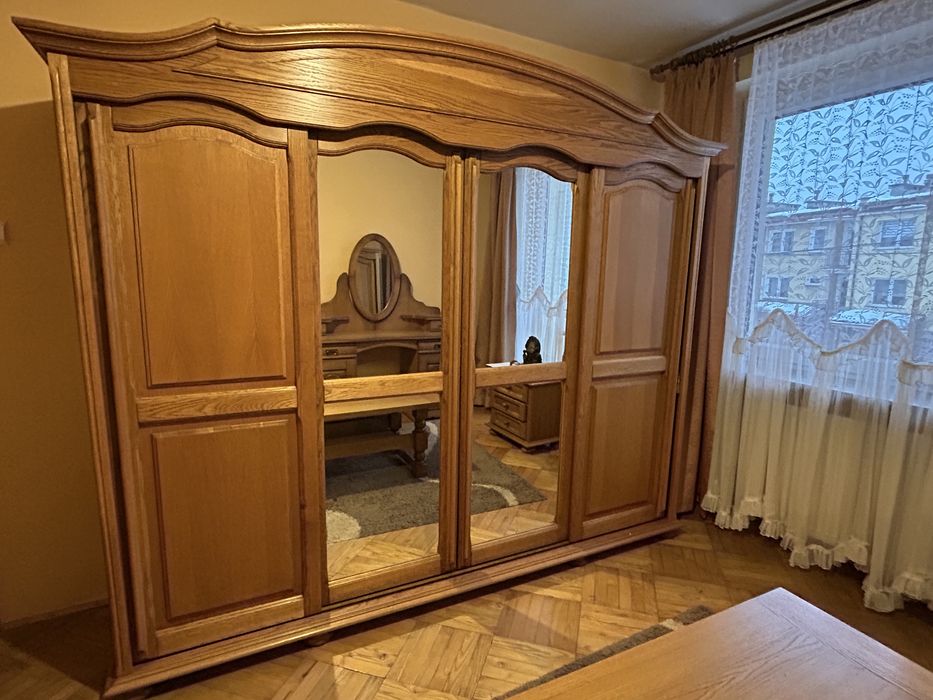 Dębowa solidna szafa