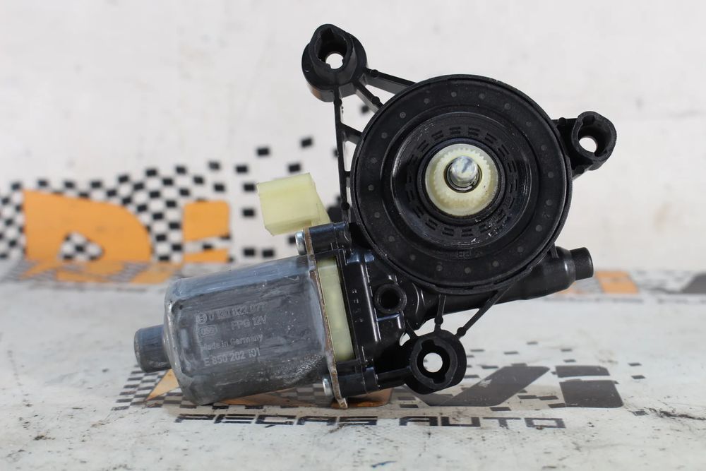 Motor vidro frente esquerdo AUDI A3 Sportback (8VA, 8VF)