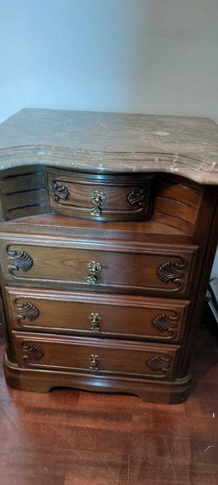 Conjunto de Quarto (cama, mesinhas cabeceira e cómoda)