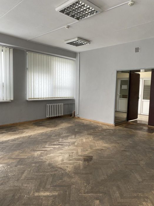 Оренда офісу на вул. Євгенія Сверстюка,23 на 36,1 м²