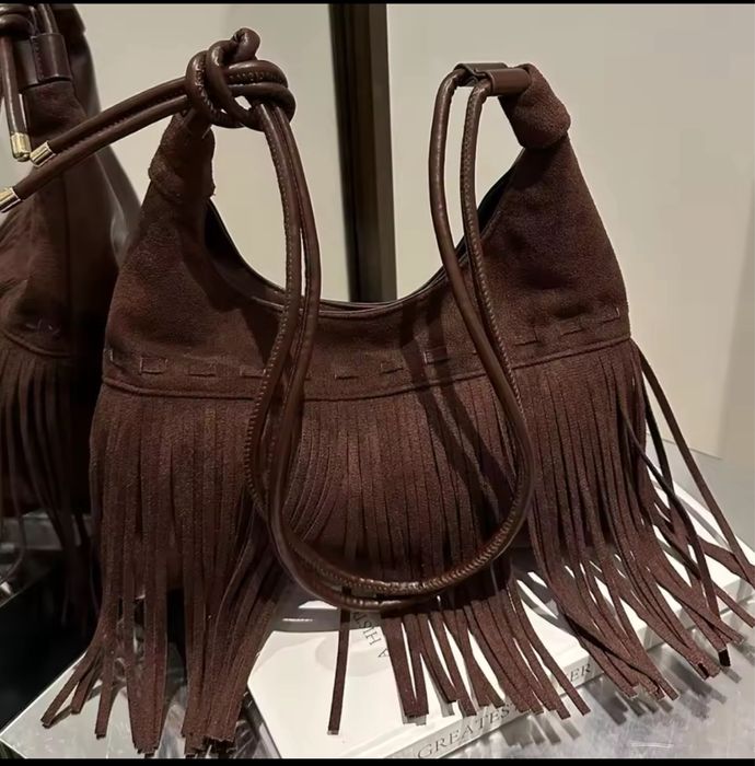 Тренд сумка с бахромой под замш