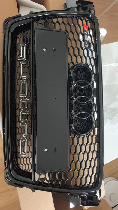 Grelha favo Audi A4 B8 2008 a 2011 estilo RS4 QUATTRO- nova