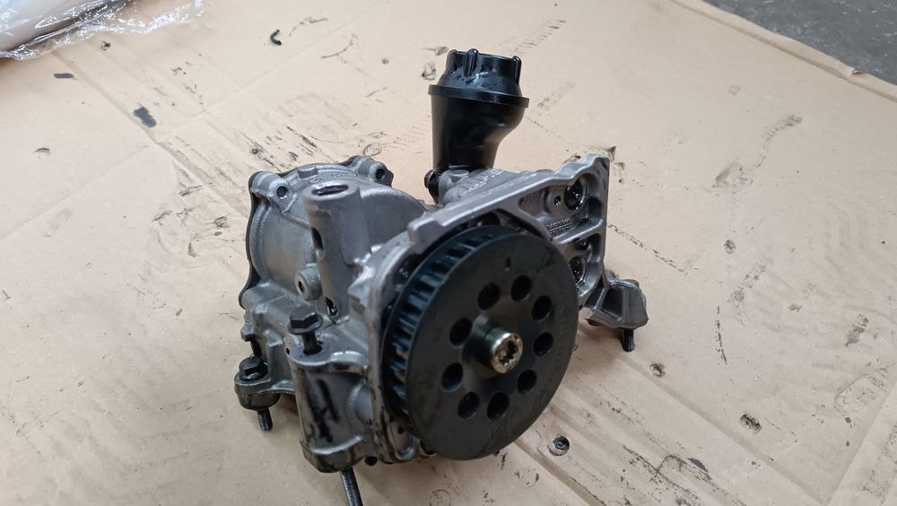 Pompa olejowa Audi A6 C7 Q5 2.0 TDI CNH kompletna