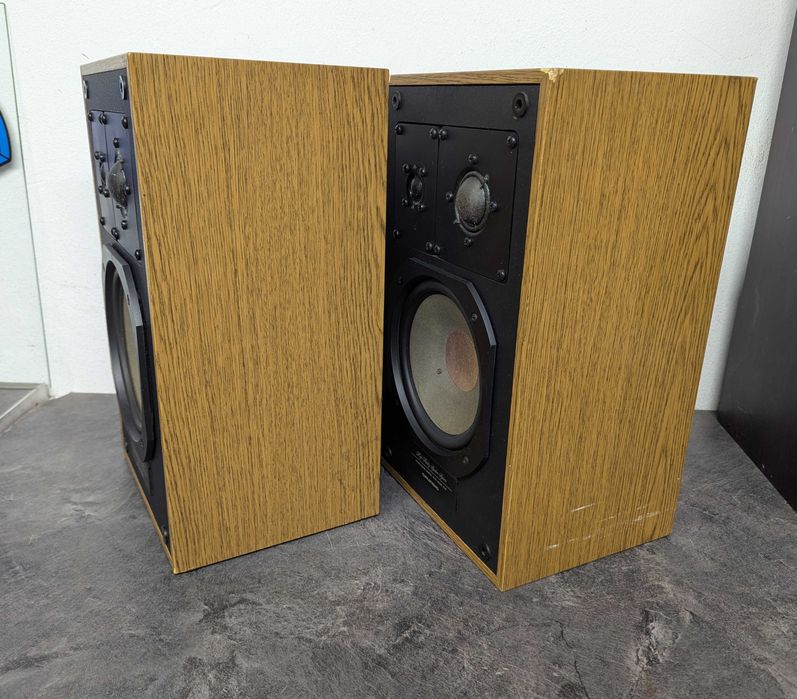 GRUNDIG Box 660a. 3-х смугова полична акустика.