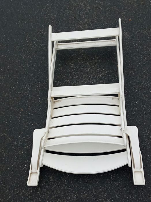 Кресло садовое ,раскладное,пластиковое.