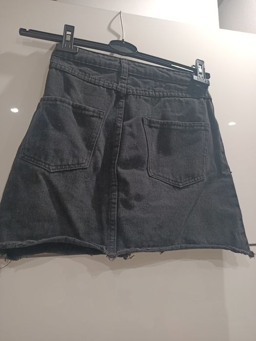 Spódniczka czarna jeansowa dla nastolatki