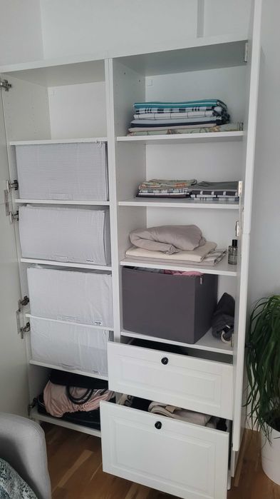 Ikea Besta szafki z frontami białe