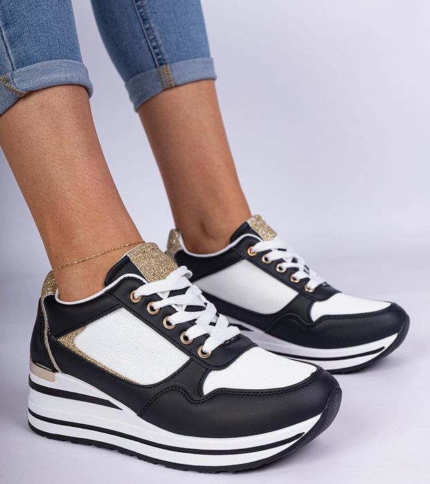 Czarne sneakersy zdobione brokatem i metalową wstawką Olaria