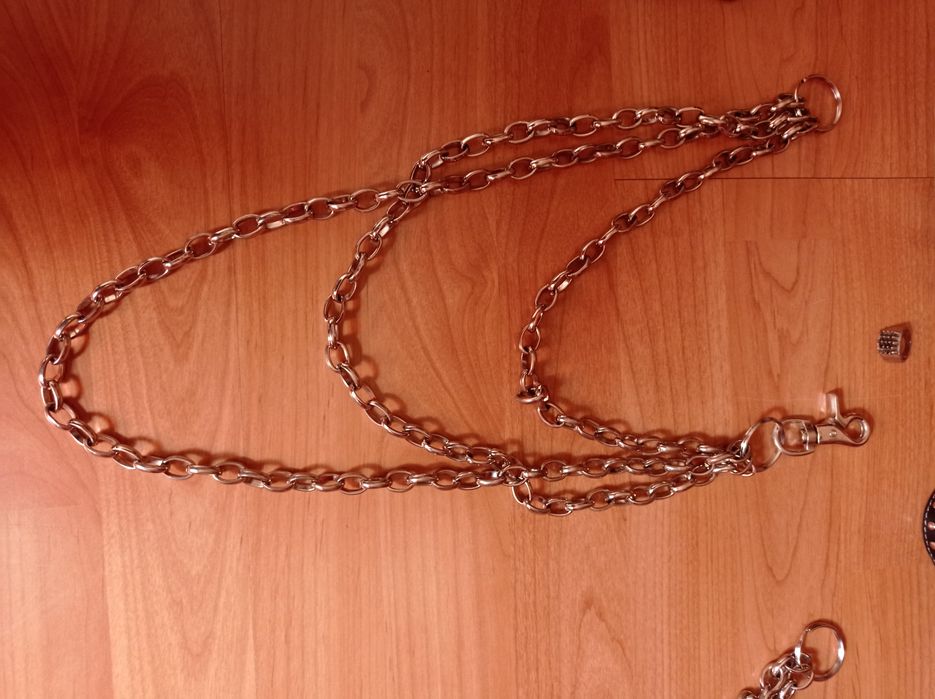 Correntes, pulseira, colar e anel
