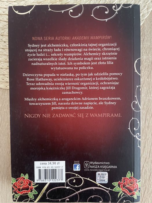 Kroniki krwi Richelle Mead świat akademii wampirów