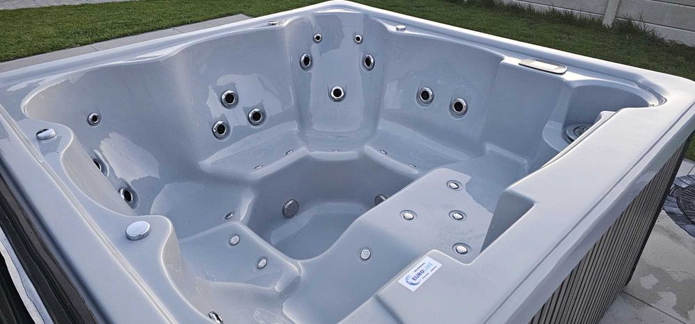 JACUZZI 6 całoroczne SPA jakuzi wanna beczka balia ogrodowa
