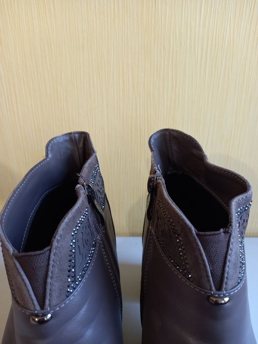 Ботильоны кожаные 38