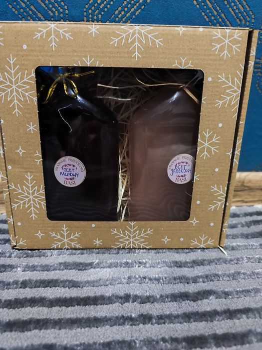 Zestaw prezentowy -ocet malinowy i jabłkowy