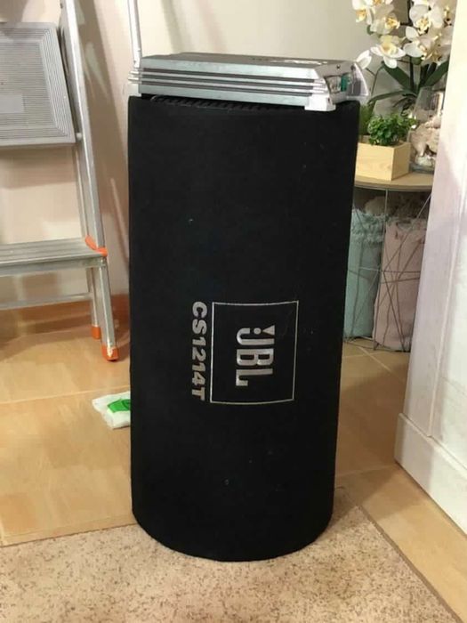 Vendo coluna JBL e amplificador novos