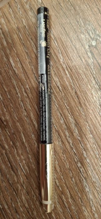 Lancôme Le Crayon Khôl kredka do oczu
Le Crayon Khôl
kredka do oczu