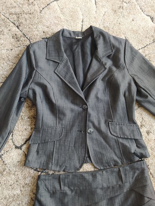 Komplet marynarka ze spódnicą r. XL/XXL