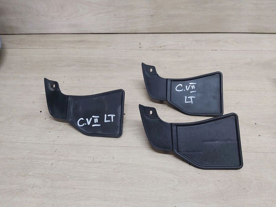 Toyota Corolla Verso II 04-08r chlapacz lewy tył zakończenie progu lewe