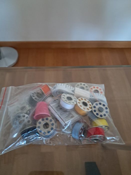 Maquina costura e acessorios