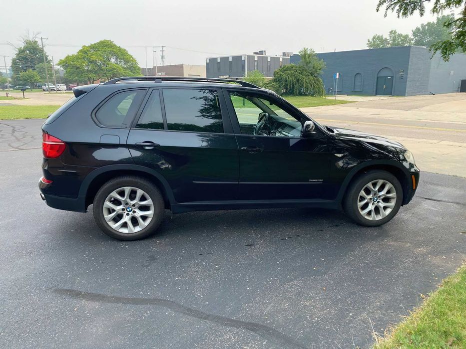 BMW X5 xDrive35i Sport Activity      2011