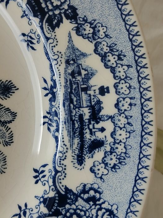 Conjunto de pratos cavalinho.