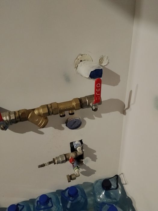 Gazownik , Hydraulik , spawacz , glazurnik.