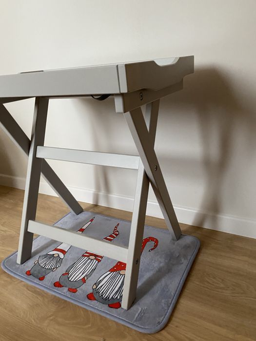 Stolik z tacą szary Ikea Maryd