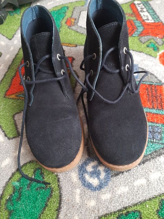 Sapatos em camurça