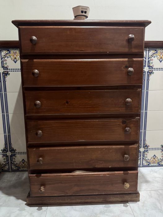 Cómoda de madeira – 6 gavetas