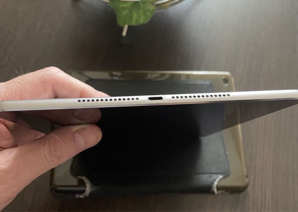 Ipad air 2 16rб памяти +lte