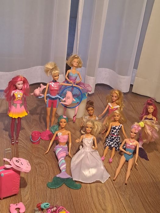 Zestaw lalek Barbie plus akcesoria