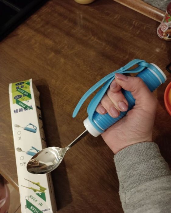 Nowa łyżka dla niepełnosprawnych, po udarze