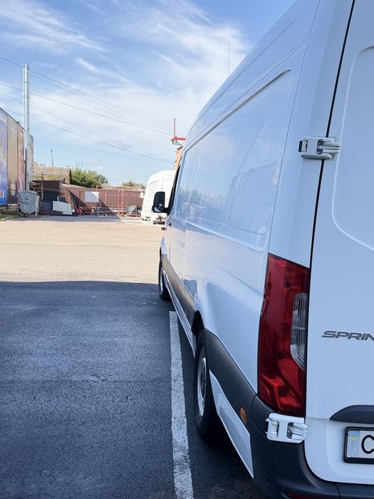 Mercedes-Benz Sprinter 907