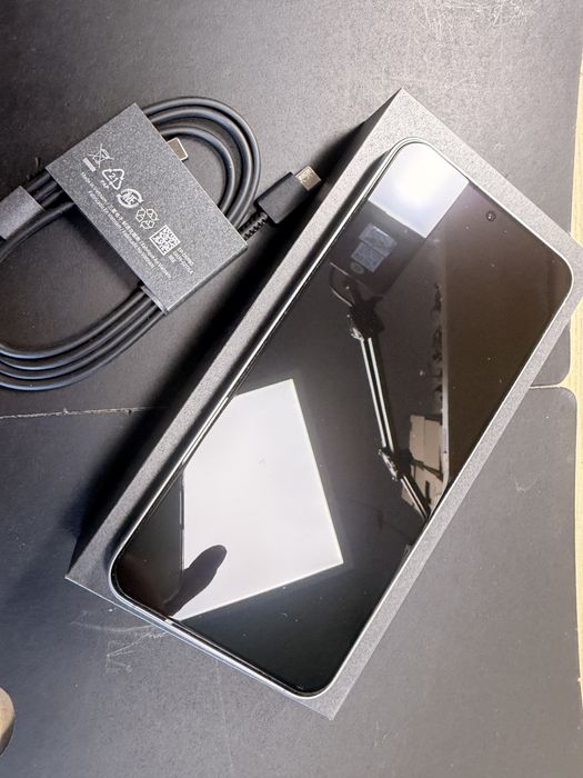 Samsung s25 + plus  256GB komplet producenta bat 100%