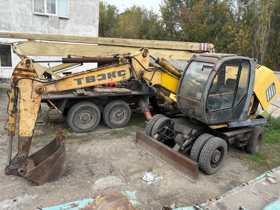 Экскаватор ТВЕКС ЕК-8-30