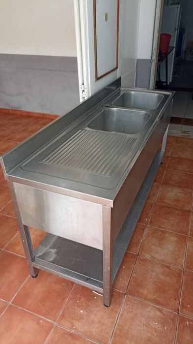 Bancadas com lavatório a partir de 180€