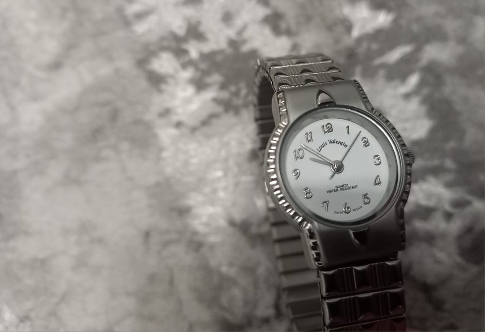 Новий жіночий годинник Louis Valentin Swiss Design
