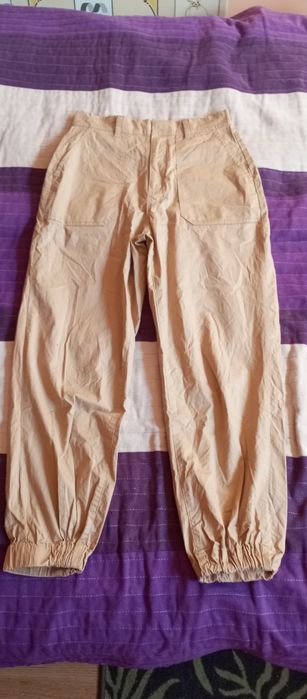 Spodnie beżowe bawełniane XS Pull &Bear gumki,wysoki stan