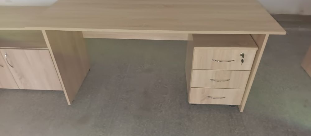 Biurko kontenerek jak nowe